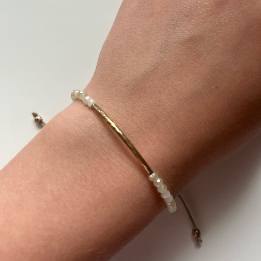 Elegant Gold and White Beaded Bracelet